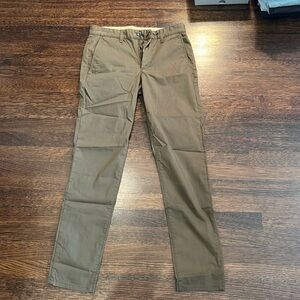 Rag & Bone Paperweight Chino. Fit 2. Size 30x30.5 Olive Green